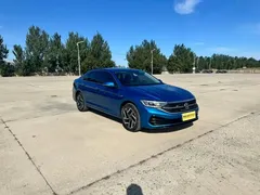 2023 Volkswagen Sagitar 280TSI DSG Plus, синий — фото 3