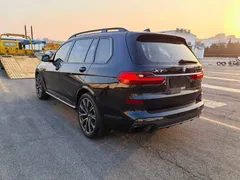 2021 BMW X7 xDrive40i Executive M Sport Package, чёрный — фото 4