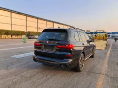 2021 BMW X7 xDrive40i Executive M Sport Package, чёрный — фото 5