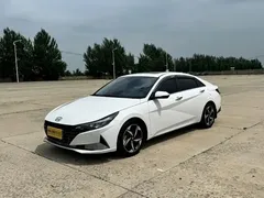 2022 Hyundai Elantra 1.5L CVT LUX Premium, белый — фото 2
