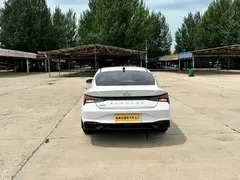 2022 Hyundai Elantra 1.5L CVT LUX Premium, белый — фото 6