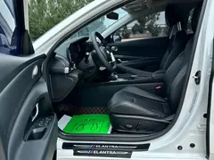 2022 Hyundai Elantra 1.5L CVT LUX Premium, белый — фото 10