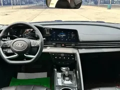 2022 Hyundai Elantra 1.5L CVT LUX Premium, белый — фото 18