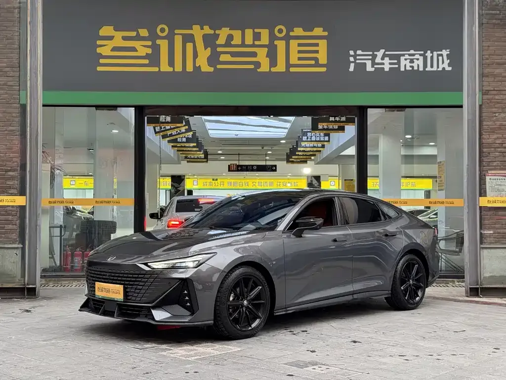 2022 Changan UNI-V 1.5T Premium
