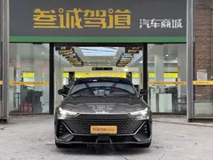 2022 Changan UNI-V 1.5T Premium, чёрный — фото 2