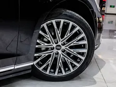 2023 Audi A8L 50 TFSI quattro Premium, чёрный — фото 36