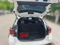2022 Toyota Yaris L Zhixuan X 1.5L CVT Luxury Plus, белый — фото 20