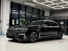 2021 BMW 7 Series 730Li M Sport Package, чёрный — фото 1