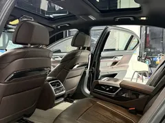 2021 BMW 7 Series 730Li M Sport Package, чёрный — фото 9