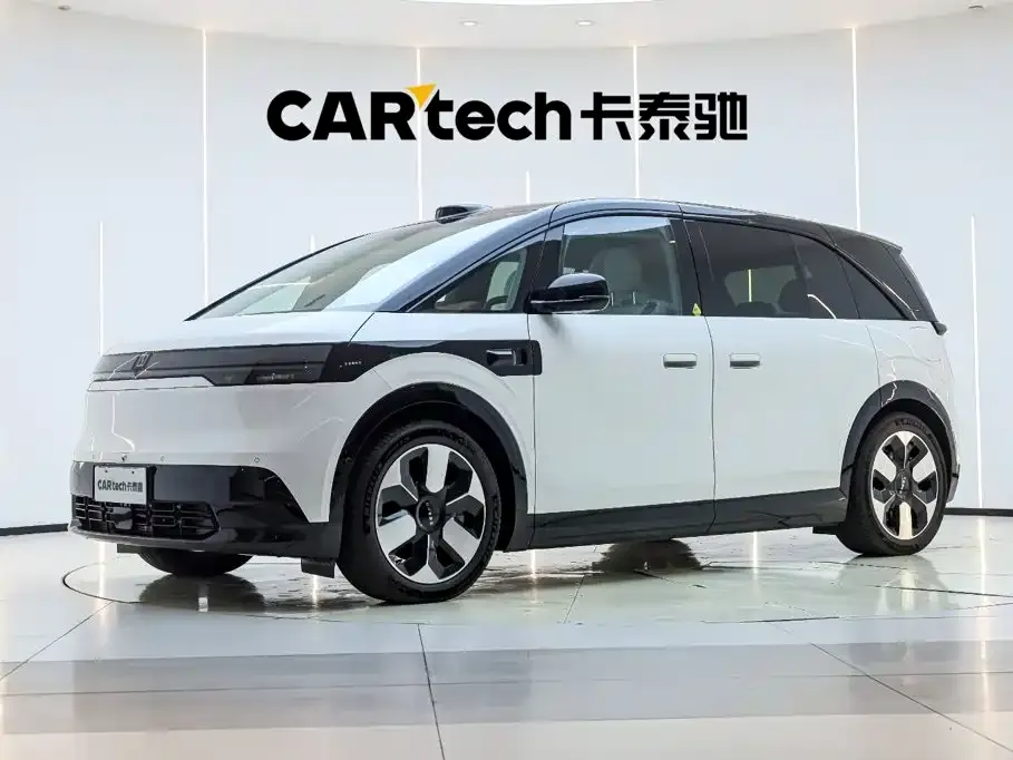 2025 Zeekr Mix Smart Driving