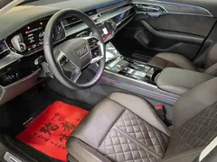 2021 Audi A8L 50 TFSI quattro Luxury, чёрный — фото 3