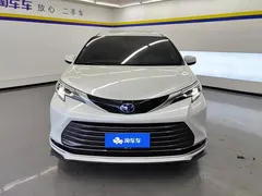 2023 Toyota Sienna 2.5L Hybrid Premium, белый — фото 2