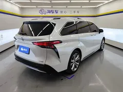 2023 Toyota Sienna 2.5L Hybrid Premium, белый — фото 3