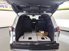 2023 Toyota Sienna 2.5L Hybrid Premium, белый — фото 4