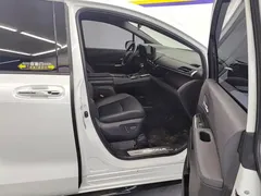 2023 Toyota Sienna 2.5L Hybrid Premium, белый — фото 8