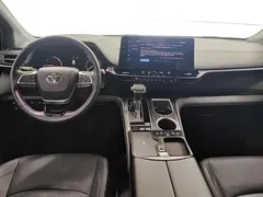 2023 Toyota Sienna 2.5L Hybrid Premium, белый — фото 12