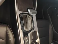2022 Geely Emgrand 4th Gen 1.5L CVT Premium, белый — фото 14
