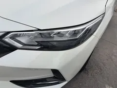2021 Nissan Sylphy 1.6L XL CVT, белый — фото 3
