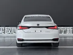 2020 Lexus ES 300h Premium, белый — фото 4