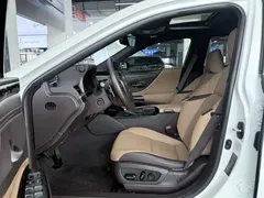 2020 Lexus ES 300h Premium, белый — фото 7