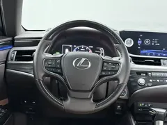 2020 Lexus ES 300h Premium, белый — фото 12