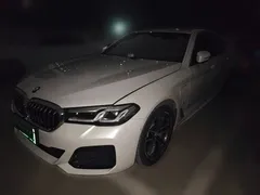 2021 BMW 5 Series 535Le PHEV Pioneer M Sport Package, белый — фото 1