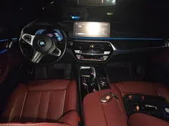 2021 BMW 5 Series 535Le PHEV Pioneer M Sport Package, белый — фото 10