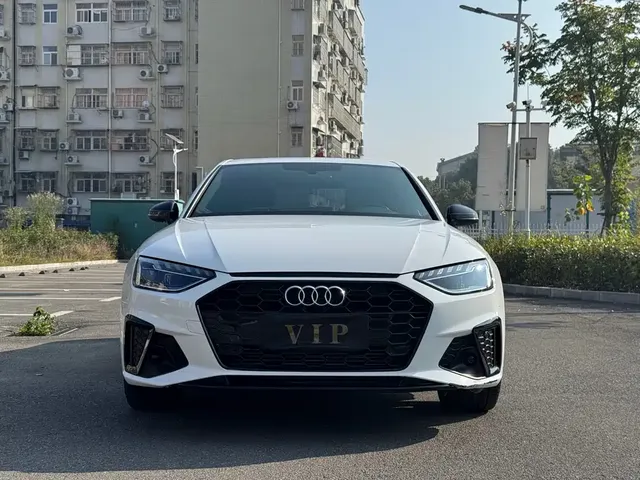 2023 Audi A4L 40 TFSI Luxury Dynamic