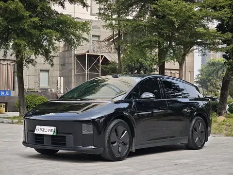 2025 Li Auto i6 2WD Standard