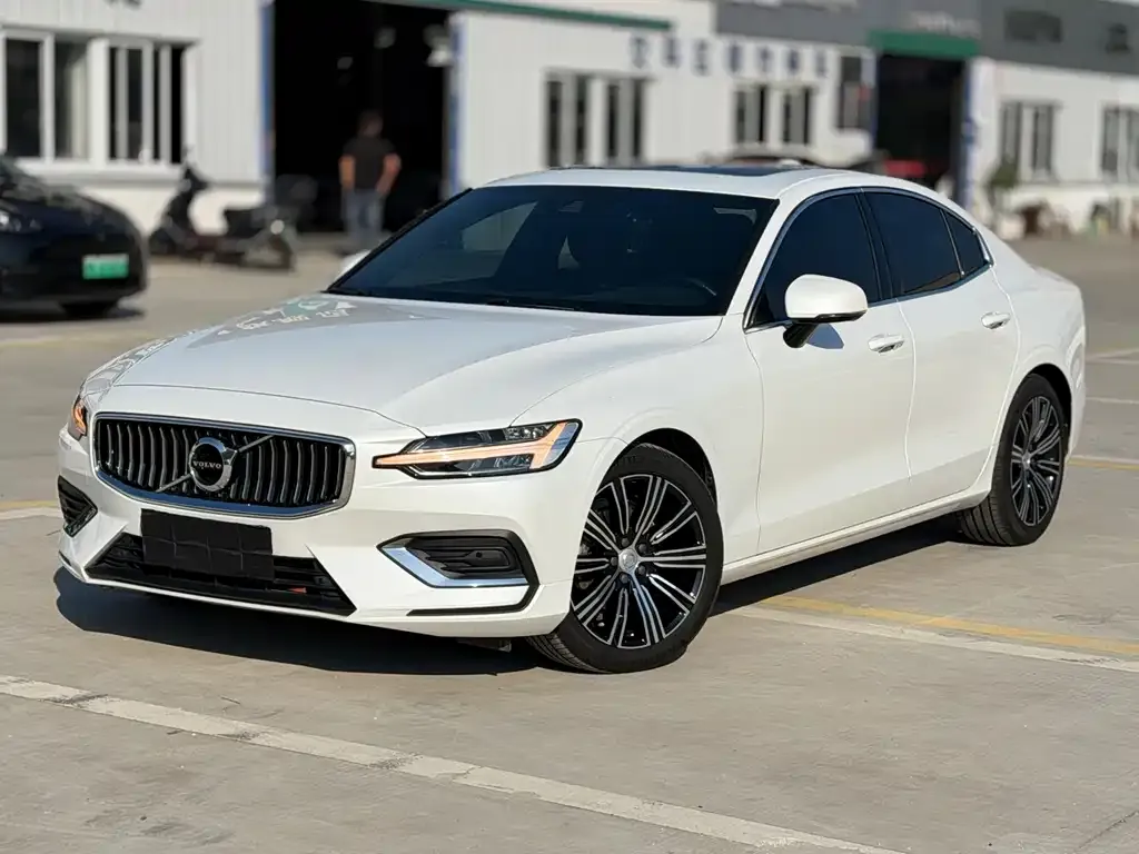 2021 Volvo S60 T4 Luxury