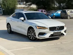 2021 Volvo S60 T4 Luxury, белый — фото 2