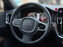 2021 Volvo S60 T4 Luxury, белый — фото 12