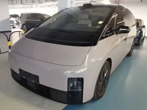 2024 Li Auto MEGA Ultra