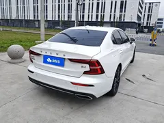 2022 Volvo S60 B4 Luxury, белый — фото 3
