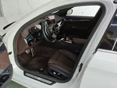 2022 BMW 5 Series 525Li M Sport Package, белый — фото 6