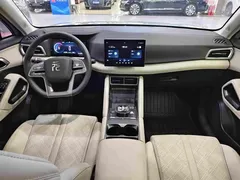 2024 BYD Yuan UP 401km Vitality, белый — фото 6