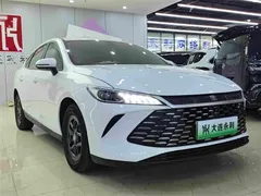 2025 BYD Qin PLUS DM-i PHEV Smart Driving 55km Leading, белый — фото 3