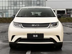 2025 BYD Dolphin 420km Freedom, белый — фото 2