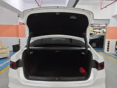 2023 BYD Qin PLUS Champion DM-i PHEV 55KM Leading, белый — фото 19