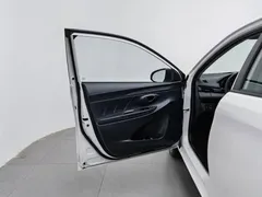2021 Toyota Vios FS 1.5L CVT, белый — фото 8