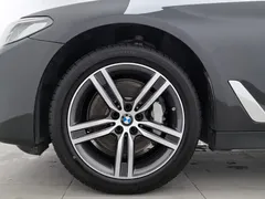 2022 BMW 5 Series 530Li Leading Luxury Package, чёрный — фото 17