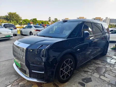 2024 Zeekr 009 7-seat 4WD 108kWh
