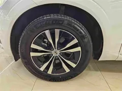 2022 Volvo XC60 4WD Zhiyi Luxury, белый — фото 11