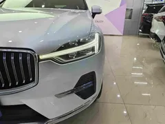 2022 Volvo XC60 4WD Zhiyi Luxury, белый — фото 12
