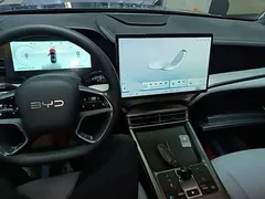 2023 BYD Seal PHEV 1.5L 121km Luxury — фото 10