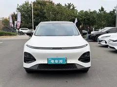 2023 Xpeng G6 580 Long Range Pro, белый — фото 2