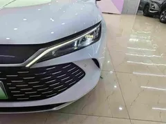 2025 BYD Qin L PHEV Smart Driving 120km, белый — фото 11