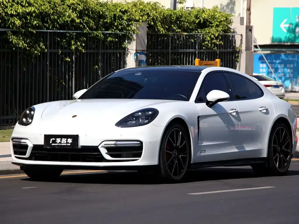 2023 Porsche Panamera GTS 4.0T