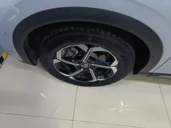 2025 BYD Yuan PLUS Smart Driving 510km Leading, белый — фото 23