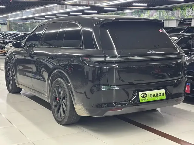 2023 Li Auto L8